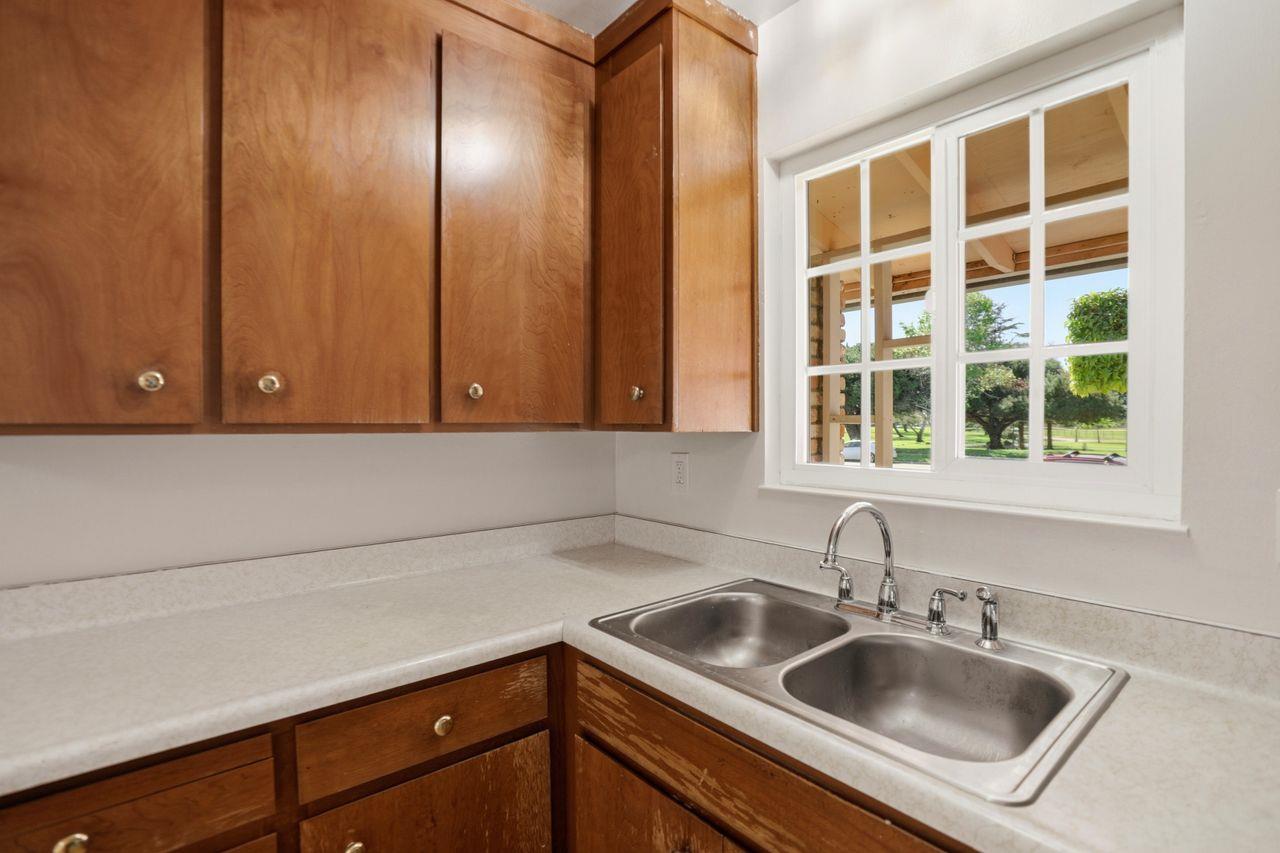 Detail Gallery Image 17 of 43 For 1666 El Dorado Dr, Salinas,  CA 93906 - 3 Beds | 2 Baths