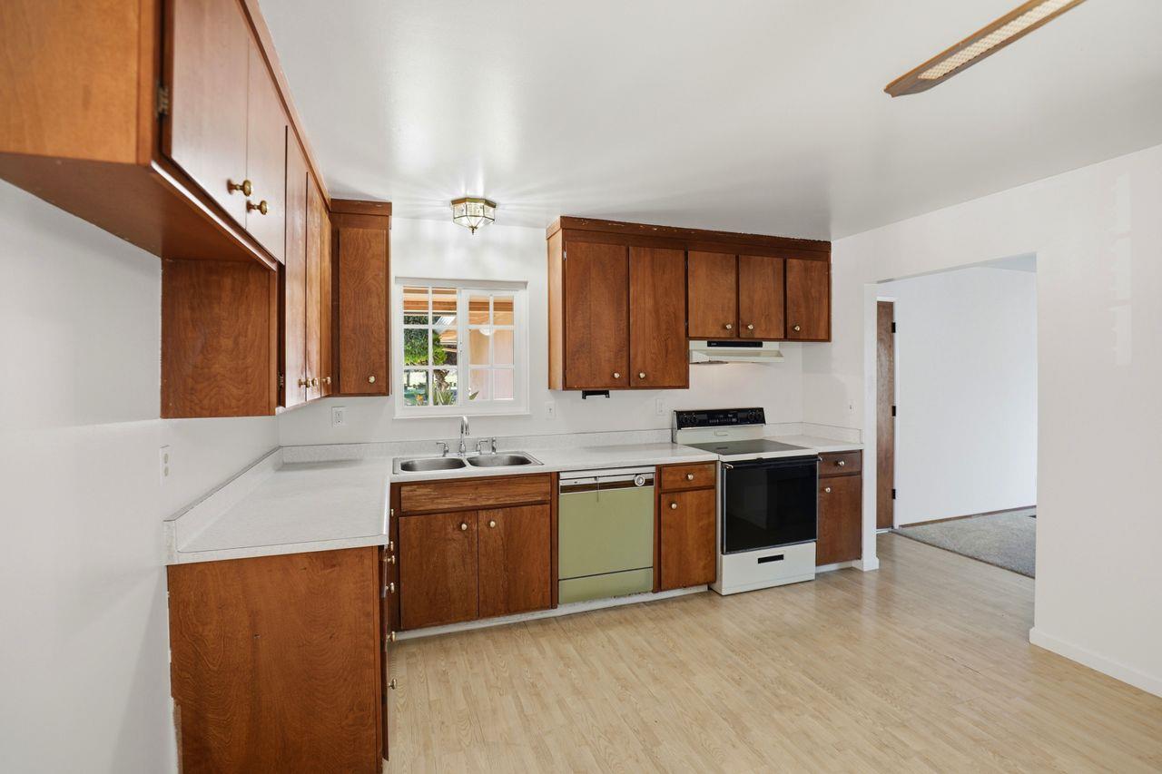 Detail Gallery Image 18 of 43 For 1666 El Dorado Dr, Salinas,  CA 93906 - 3 Beds | 2 Baths