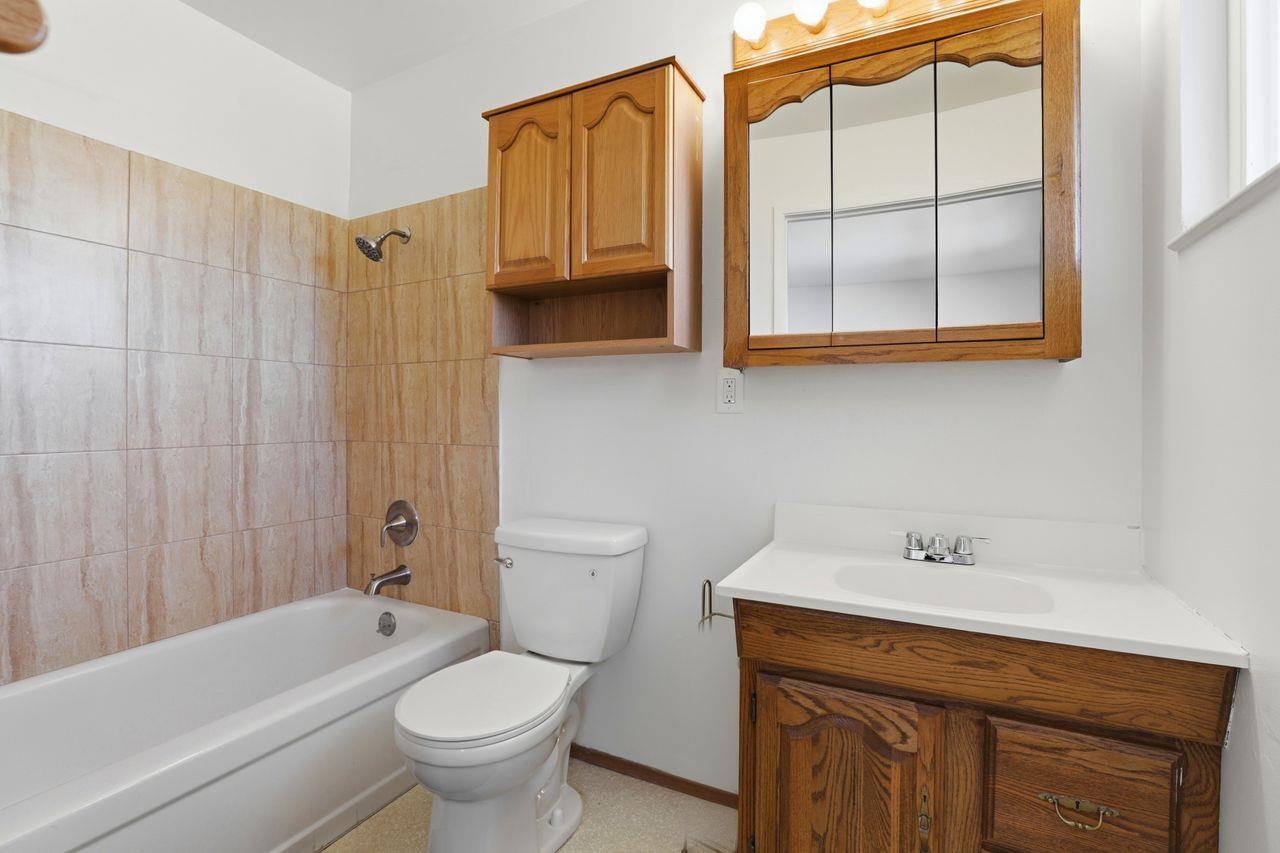 Detail Gallery Image 34 of 43 For 1666 El Dorado Dr, Salinas,  CA 93906 - 3 Beds | 2 Baths