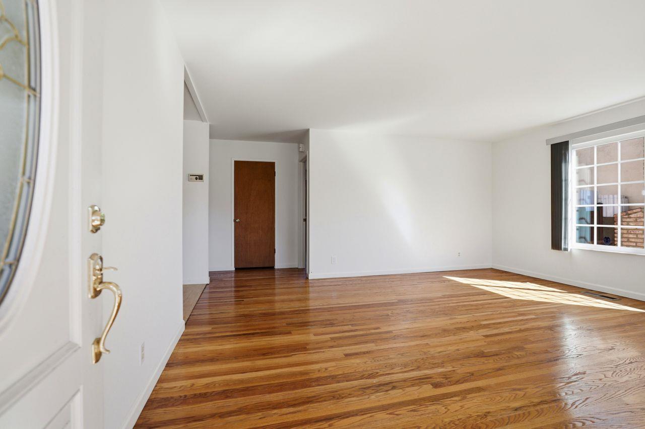 Detail Gallery Image 9 of 43 For 1666 El Dorado Dr, Salinas,  CA 93906 - 3 Beds | 2 Baths