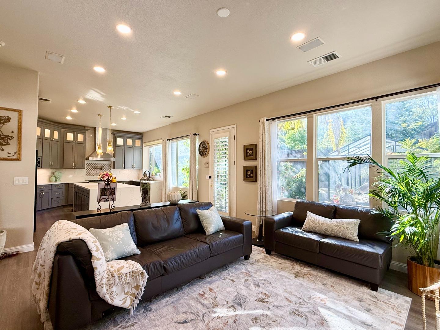 Detail Gallery Image 5 of 23 For 15 Brewin Ct, San Ramon,  CA 94583 - 4 Beds | 3 Baths