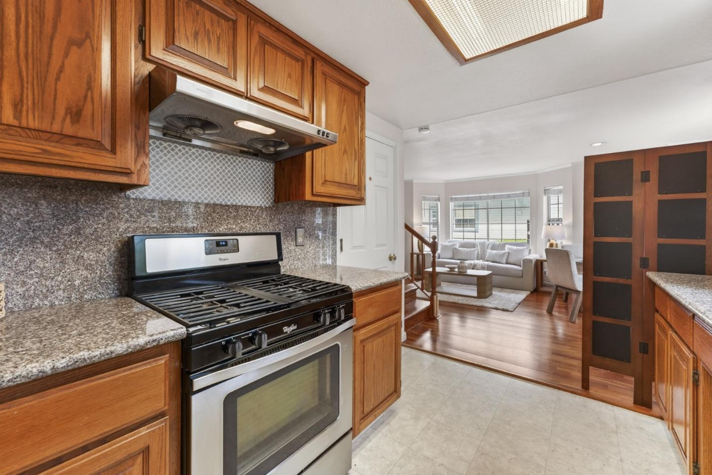 Detail Gallery Image 12 of 37 For 1134 Monroe St, Santa Clara,  CA 95050 - 2 Beds | 2/1 Baths