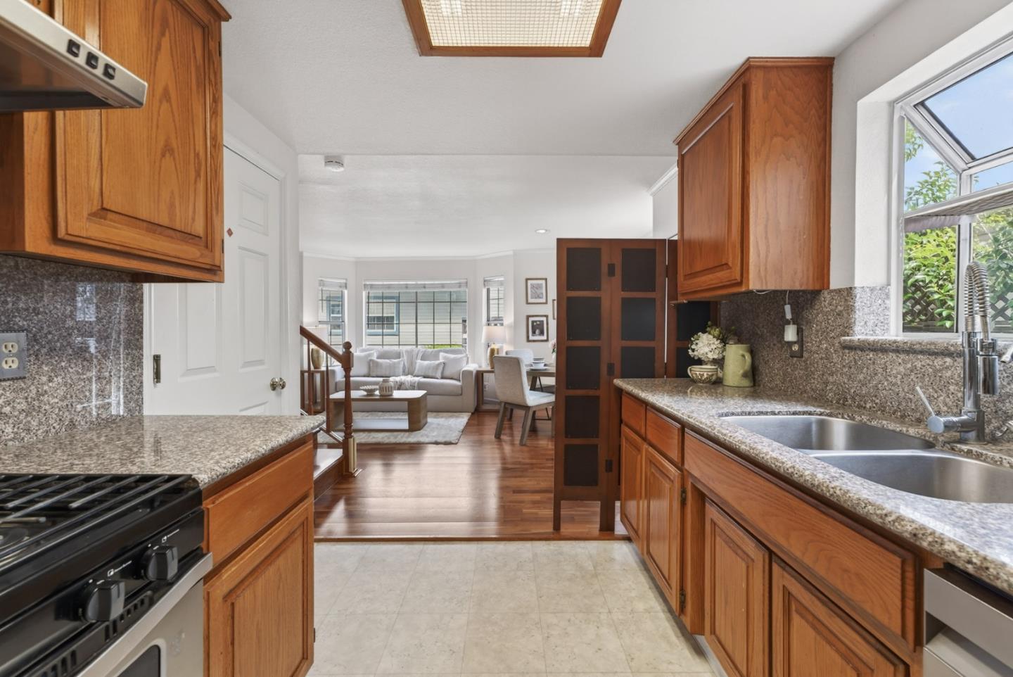 Detail Gallery Image 13 of 37 For 1134 Monroe St, Santa Clara,  CA 95050 - 2 Beds | 2/1 Baths