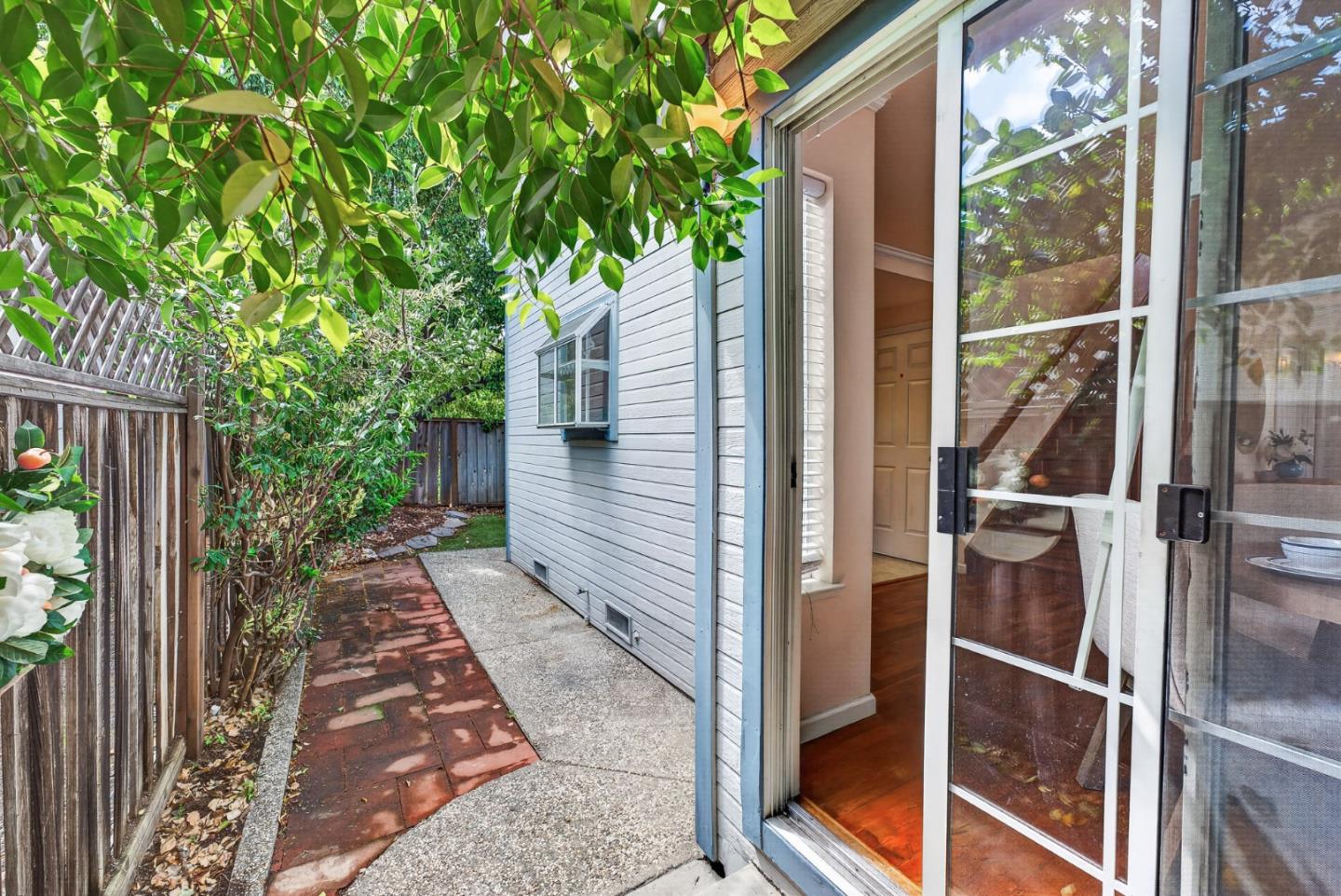 Detail Gallery Image 28 of 37 For 1134 Monroe St, Santa Clara,  CA 95050 - 2 Beds | 2/1 Baths