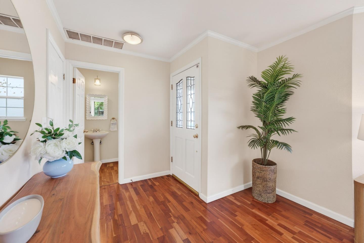 Detail Gallery Image 5 of 37 For 1134 Monroe St, Santa Clara,  CA 95050 - 2 Beds | 2/1 Baths