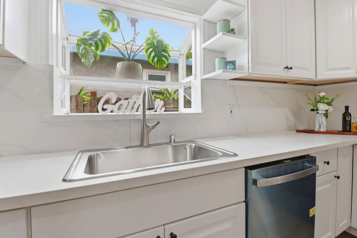 Detail Gallery Image 10 of 25 For 866 Sylvandale Ave, San Jose,  CA 95111 - 6 Beds | 4/1 Baths