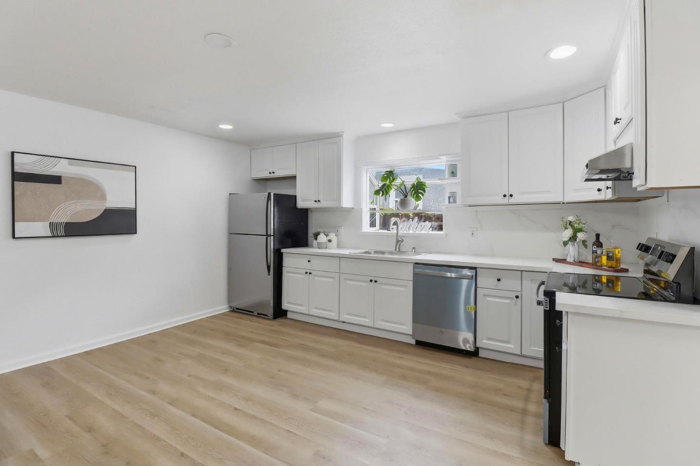 Detail Gallery Image 13 of 25 For 866 Sylvandale Ave, San Jose,  CA 95111 - 6 Beds | 4/1 Baths