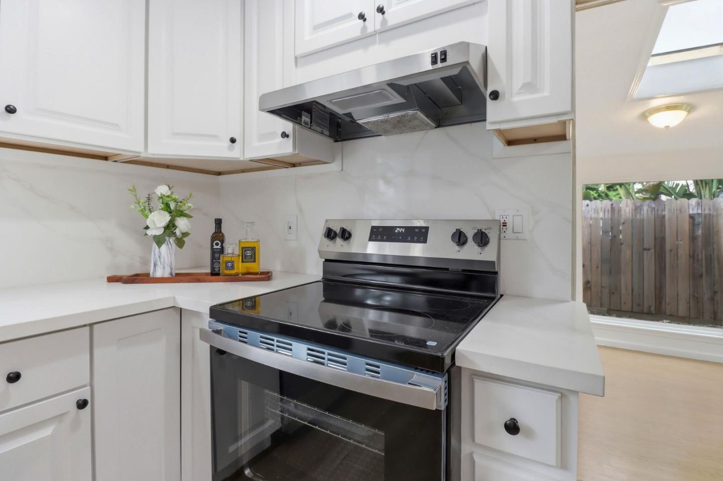 Detail Gallery Image 9 of 25 For 866 Sylvandale Ave, San Jose,  CA 95111 - 6 Beds | 4/1 Baths