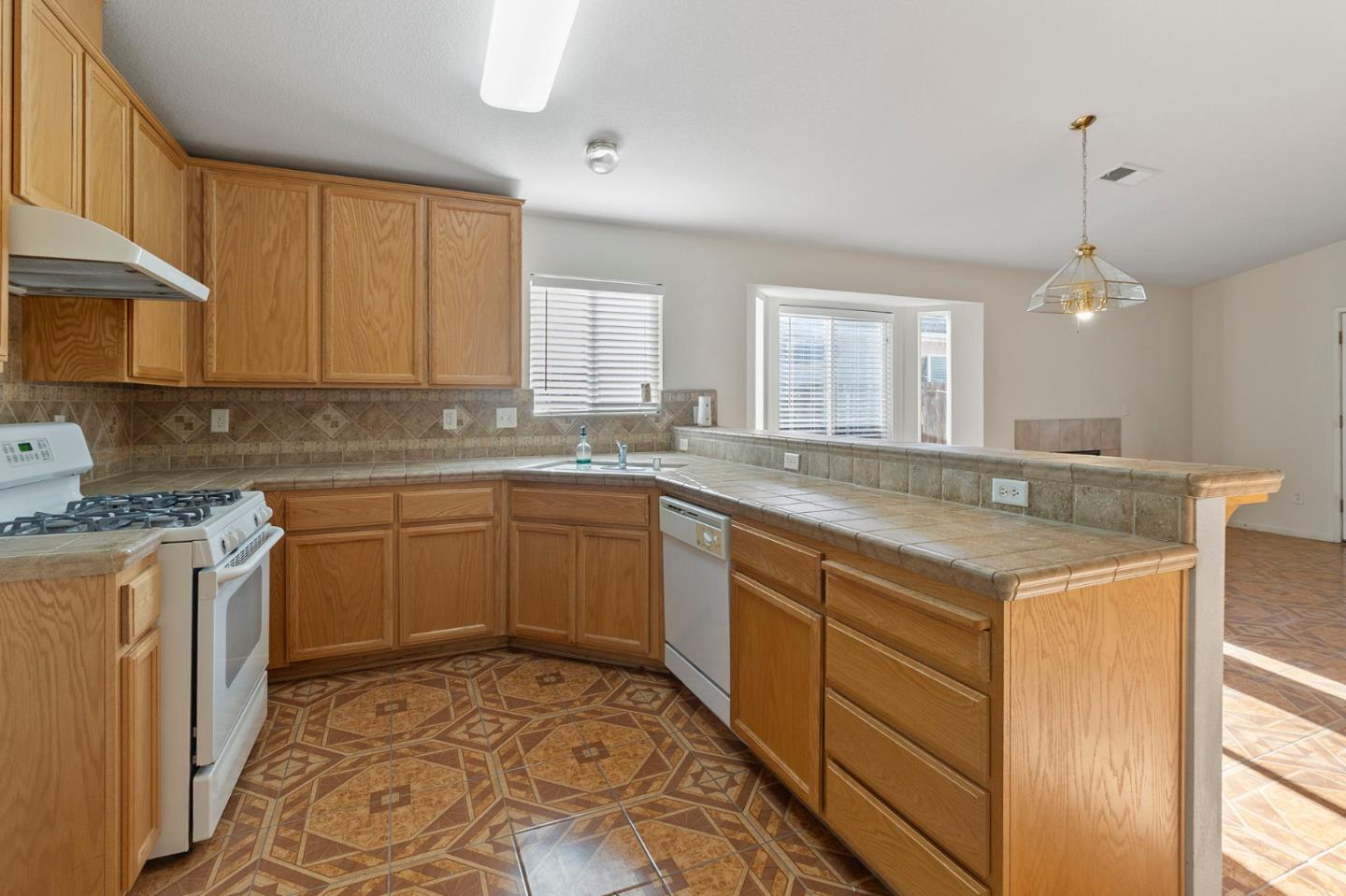 Detail Gallery Image 9 of 31 For 536 Margaret Ct, Merced,  CA 95341 - 4 Beds | 2 Baths