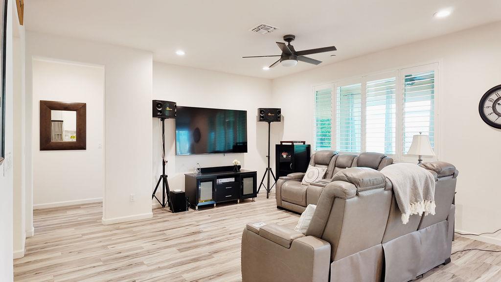 Detail Gallery Image 4 of 39 For 3089 Palomino Way, Hollister,  CA 95023 - 4 Beds | 2/1 Baths