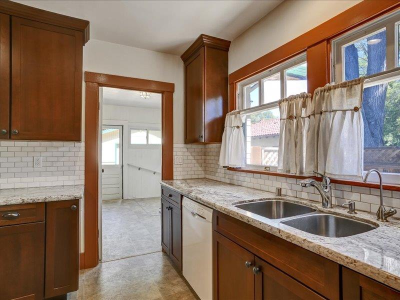 Detail Gallery Image 17 of 44 For 1149 Singletary Ave, San Jose,  CA 95126 - 2 Beds | 2 Baths