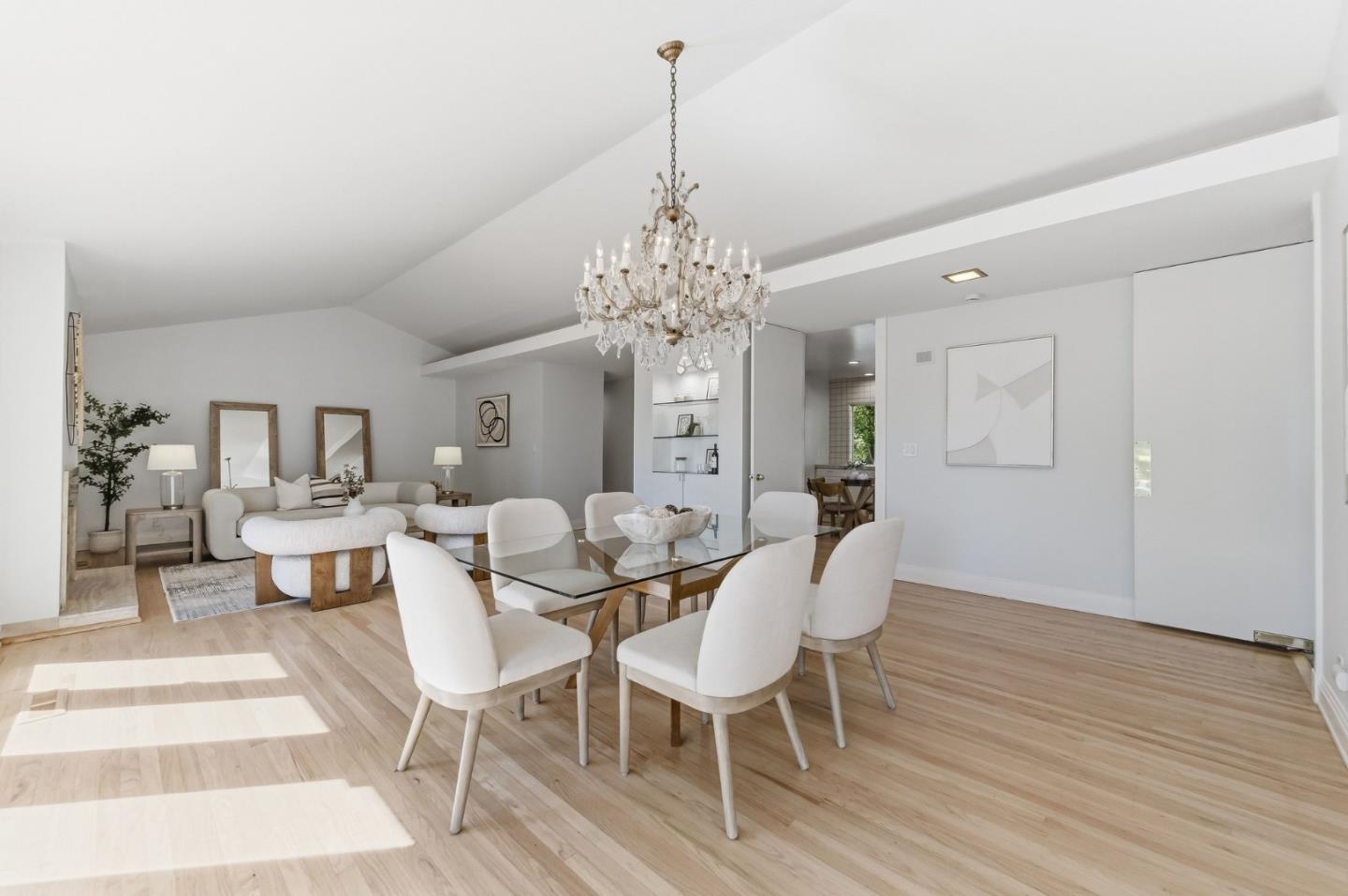 Detail Gallery Image 15 of 64 For 873 Lockhaven Dr, Los Altos,  CA 94024 - 4 Beds | 2/1 Baths