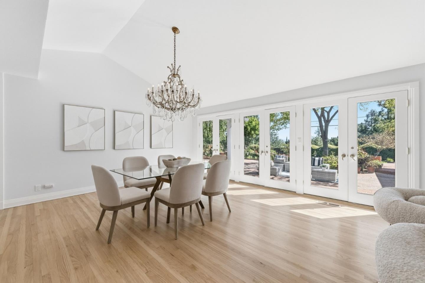 Detail Gallery Image 16 of 64 For 873 Lockhaven Dr, Los Altos,  CA 94024 - 4 Beds | 2/1 Baths