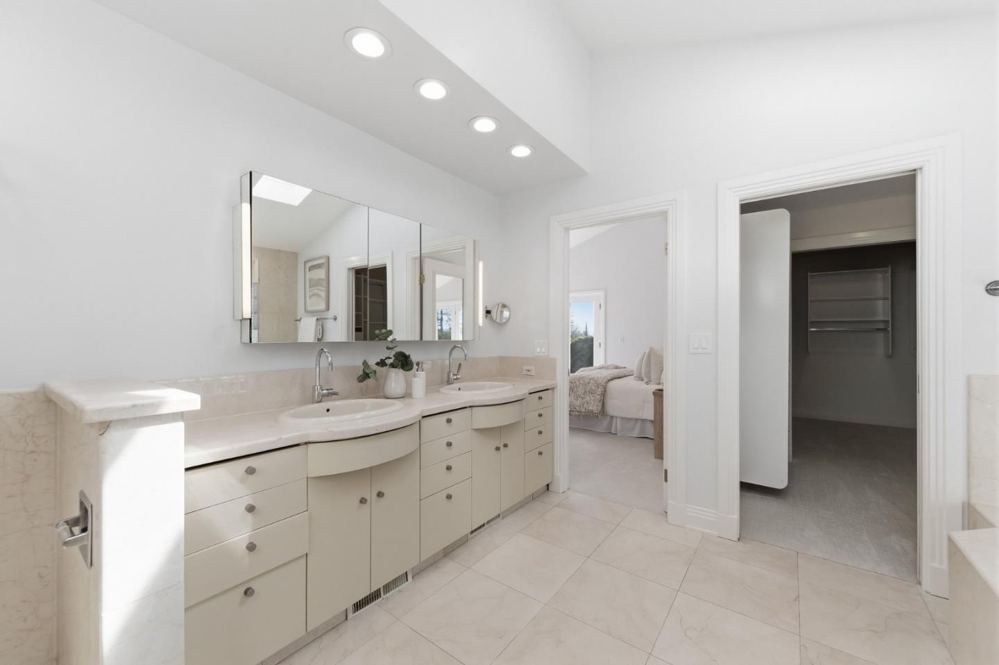 Detail Gallery Image 27 of 64 For 873 Lockhaven Dr, Los Altos,  CA 94024 - 4 Beds | 2/1 Baths