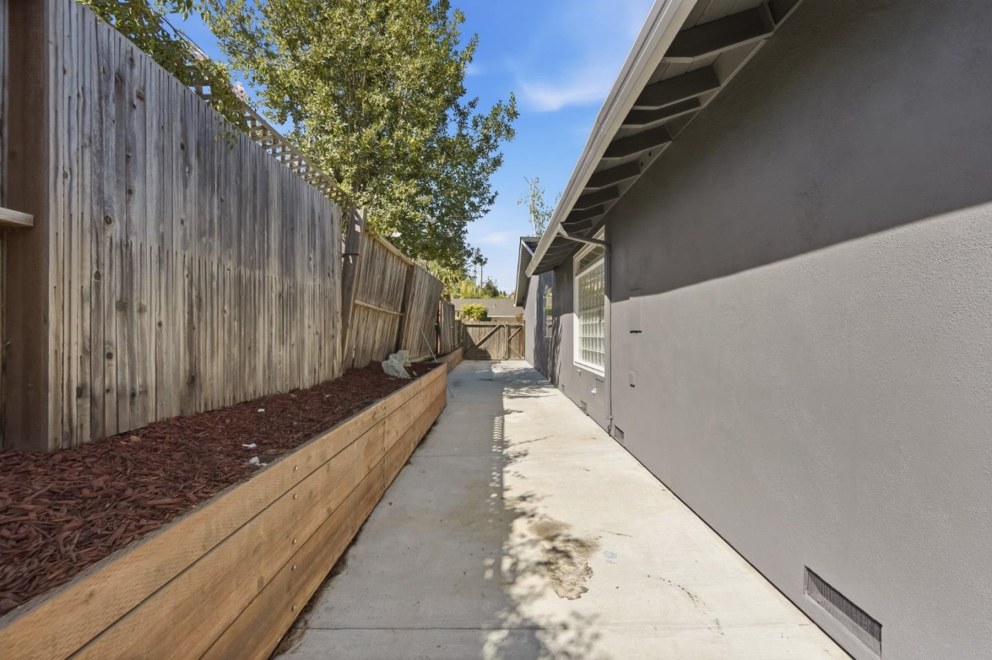 Detail Gallery Image 51 of 64 For 873 Lockhaven Dr, Los Altos,  CA 94024 - 4 Beds | 2/1 Baths