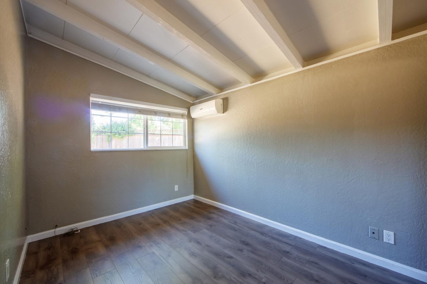 Detail Gallery Image 20 of 38 For 1177 Redrock Ct, Sunnyvale,  CA 94089 - 3 Beds | 2 Baths