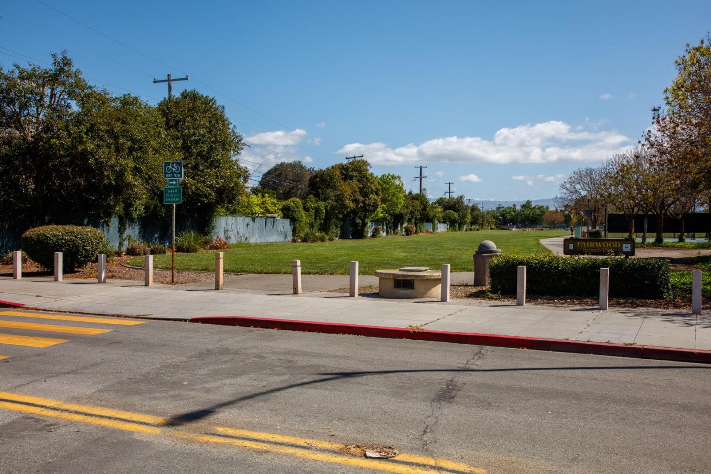 Detail Gallery Image 29 of 38 For 1177 Redrock Ct, Sunnyvale,  CA 94089 - 3 Beds | 2 Baths