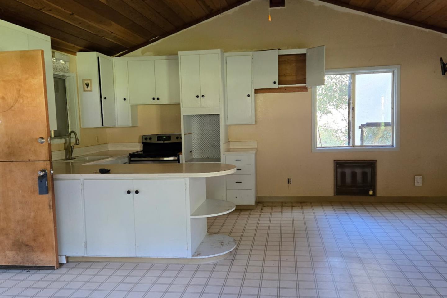 Detail Gallery Image 10 of 71 For 28750 Underwood Rd, Salinas,  CA 93908 - – Beds | – Baths