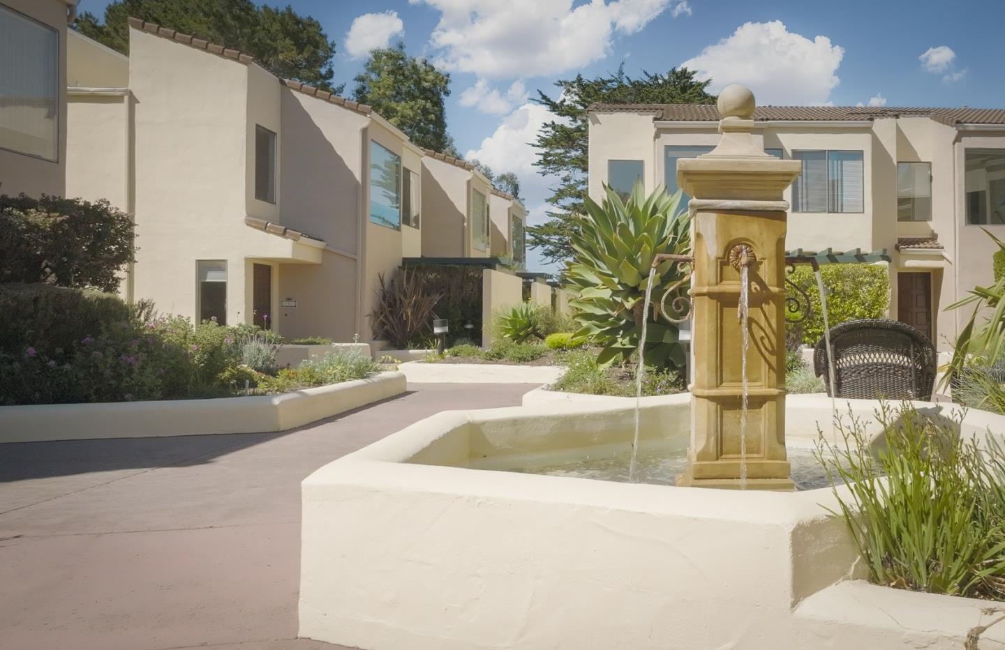 Detail Gallery Image 13 of 16 For 7 via Joaquin #5,  Monterey,  CA 93940 - 2 Beds | 2/1 Baths