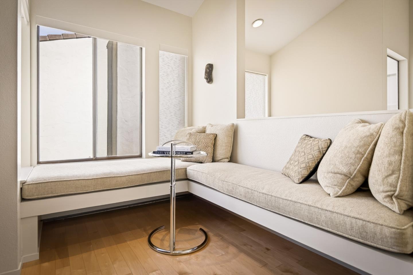 Detail Gallery Image 6 of 16 For 7 via Joaquin #5,  Monterey,  CA 93940 - 2 Beds | 2/1 Baths