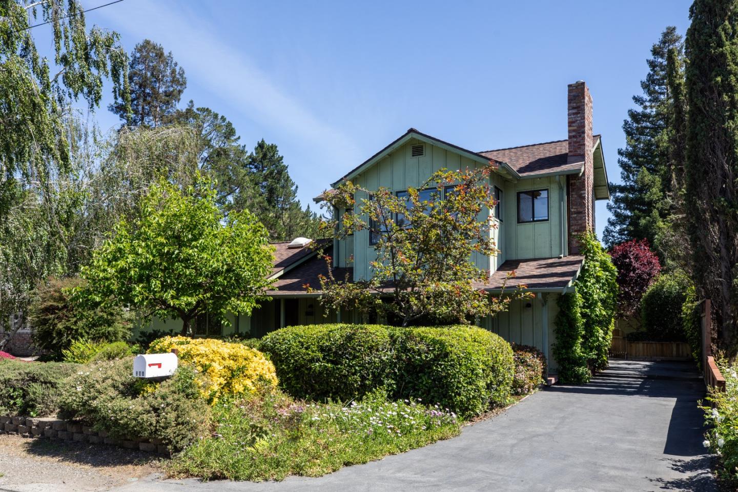 Detail Gallery Image 4 of 37 For 800 Loyola Dr, Los Altos,  CA 94024 - 3 Beds | 3 Baths