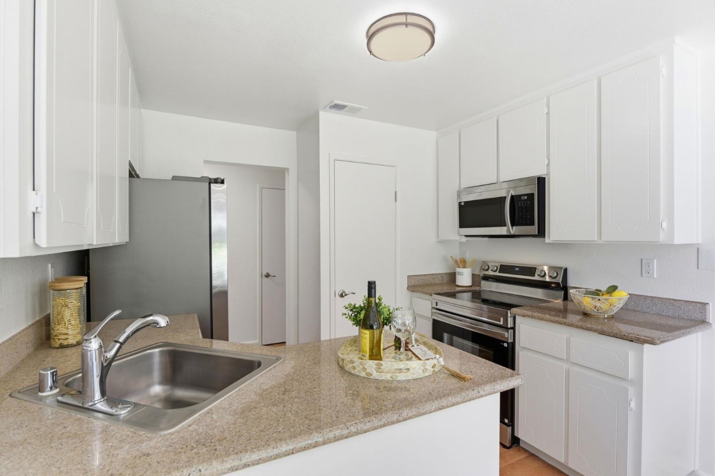 Detail Gallery Image 12 of 32 For 2567 Easton Ln #27,  San Jose,  CA 95133 - 2 Beds | 2 Baths