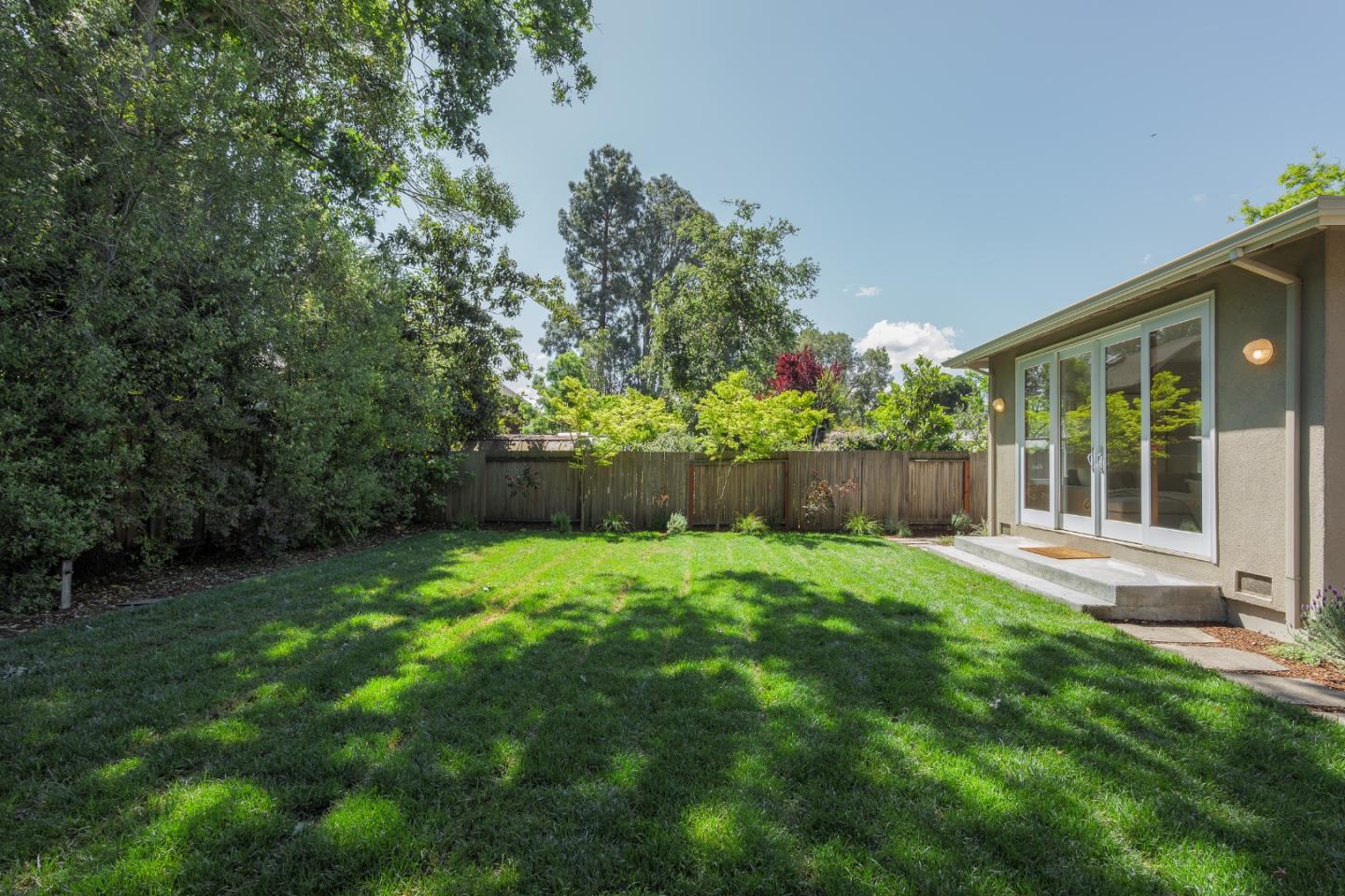 Detail Gallery Image 2 of 26 For 848 Boyce Ave, Palo Alto,  CA 94301 - 3 Beds | 2 Baths