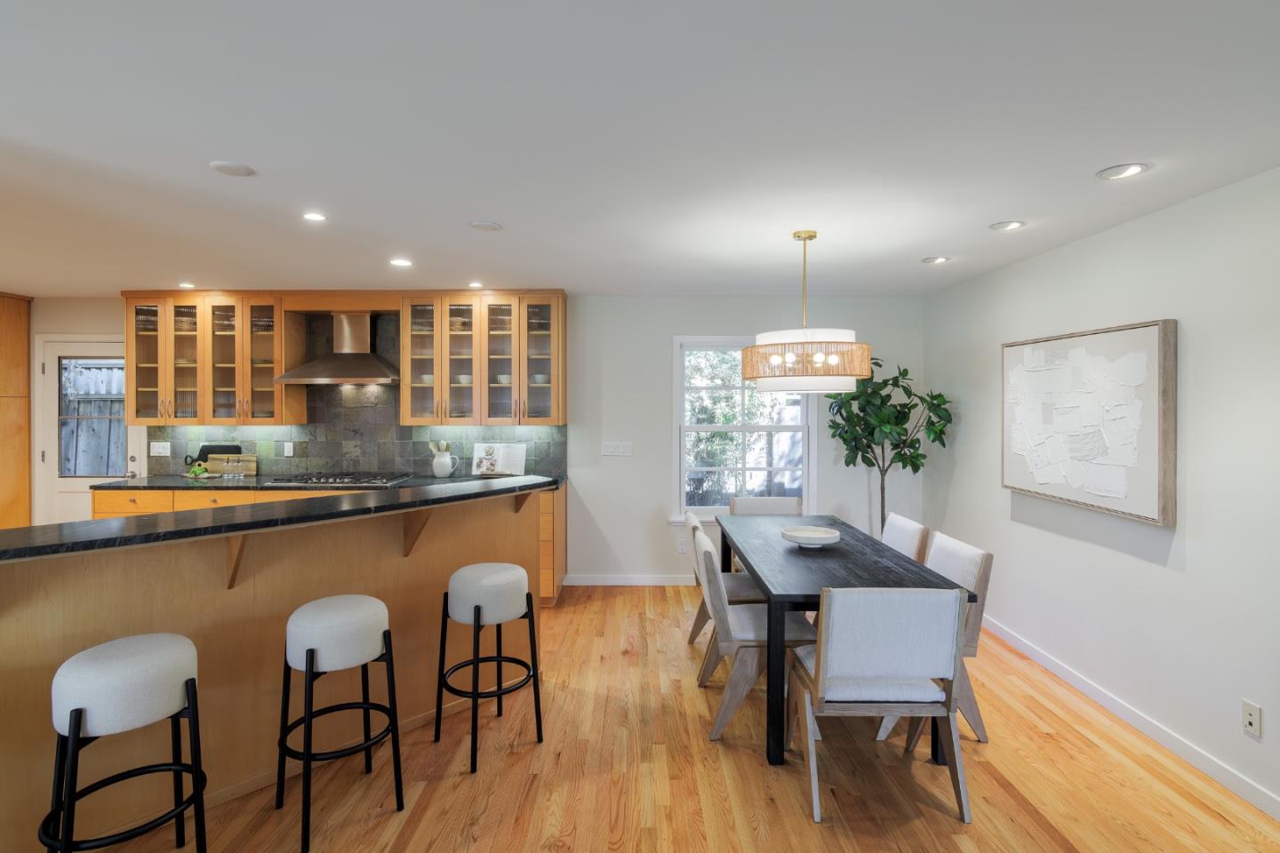 Detail Gallery Image 6 of 26 For 848 Boyce Ave, Palo Alto,  CA 94301 - 3 Beds | 2 Baths