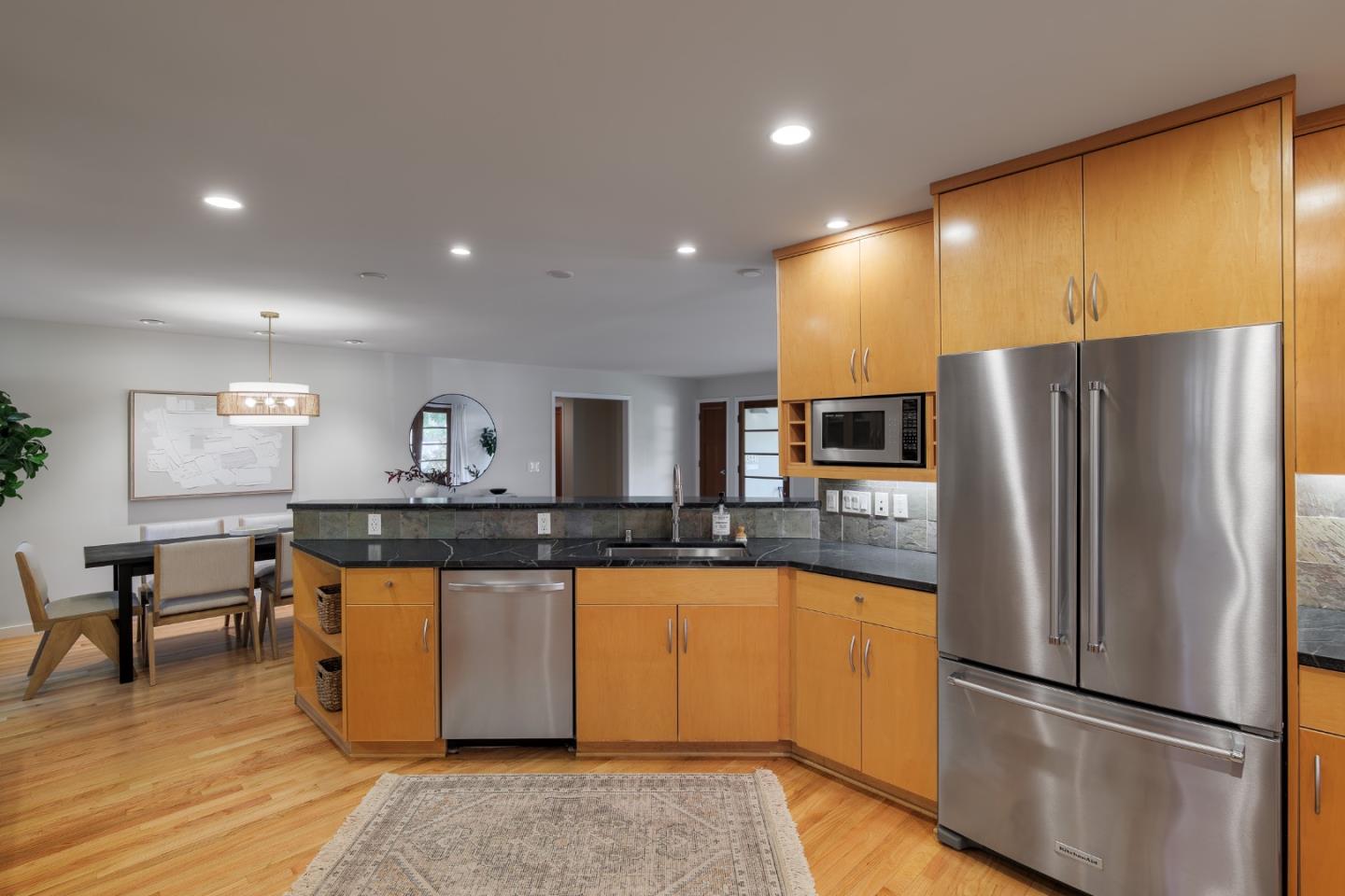 Detail Gallery Image 8 of 26 For 848 Boyce Ave, Palo Alto,  CA 94301 - 3 Beds | 2 Baths