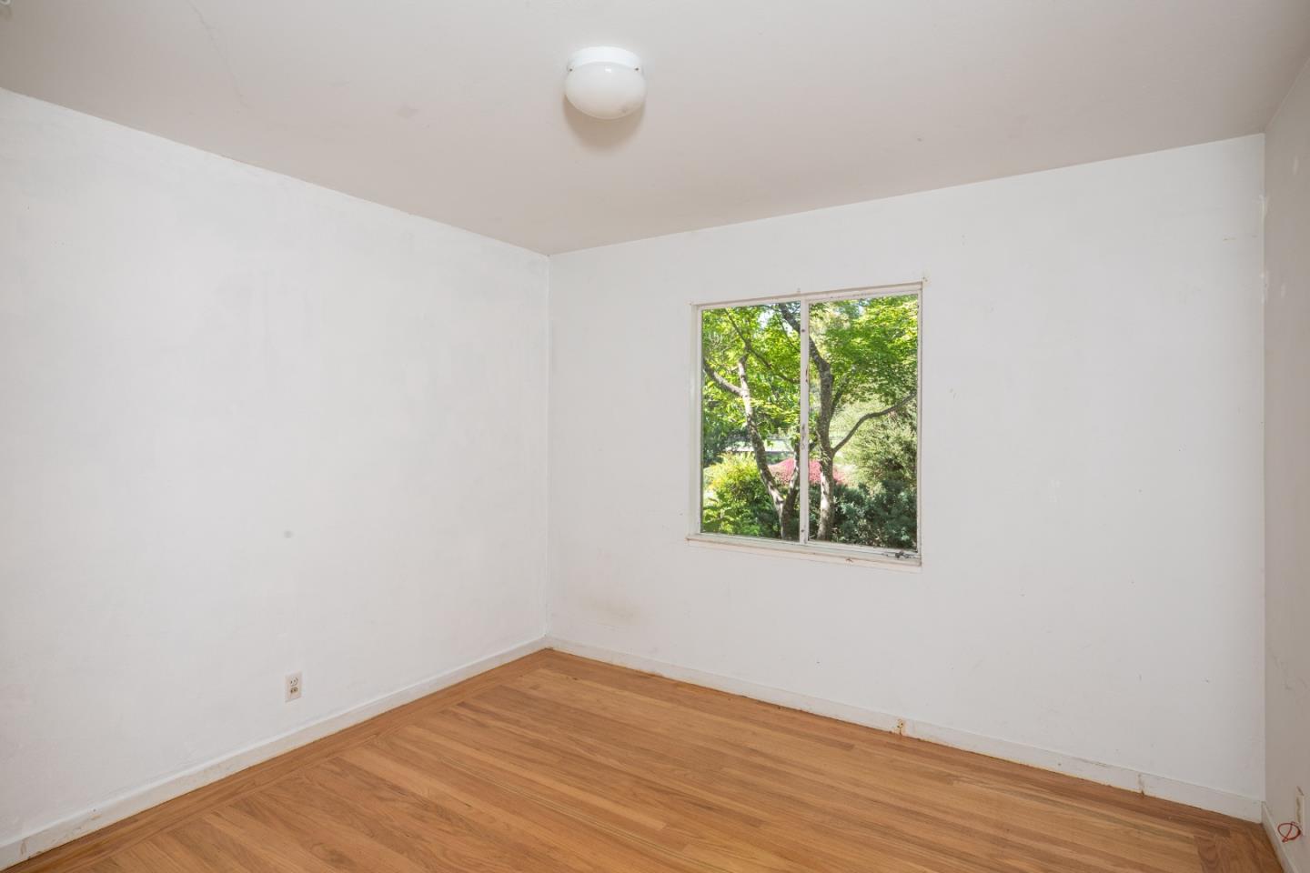 Detail Gallery Image 14 of 37 For 800 Loyola Dr, Los Altos,  CA 94024 - – Beds | – Baths