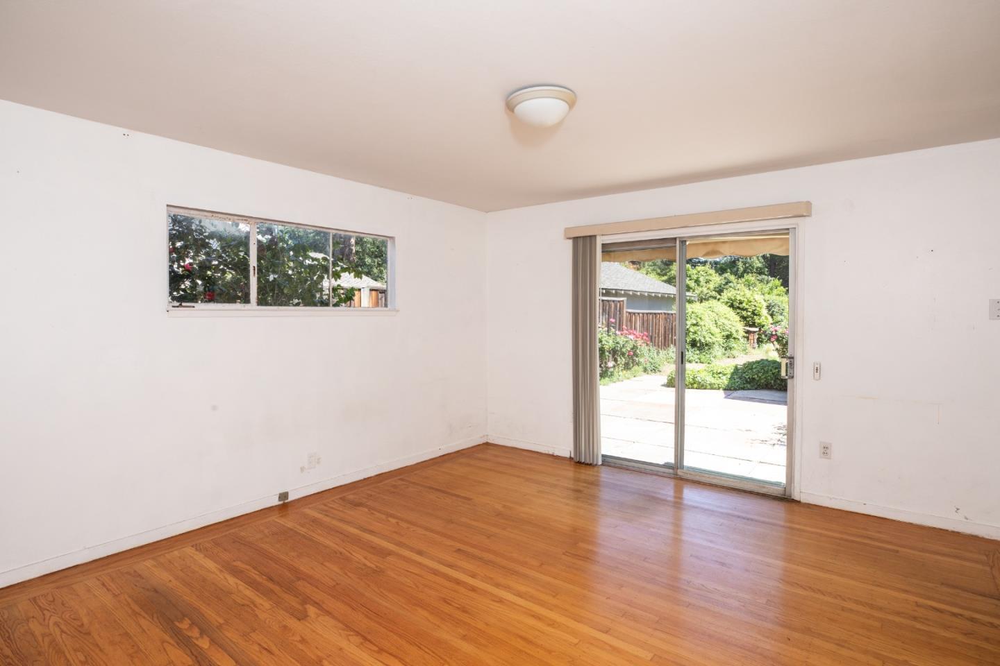 Detail Gallery Image 16 of 37 For 800 Loyola Dr, Los Altos,  CA 94024 - – Beds | – Baths