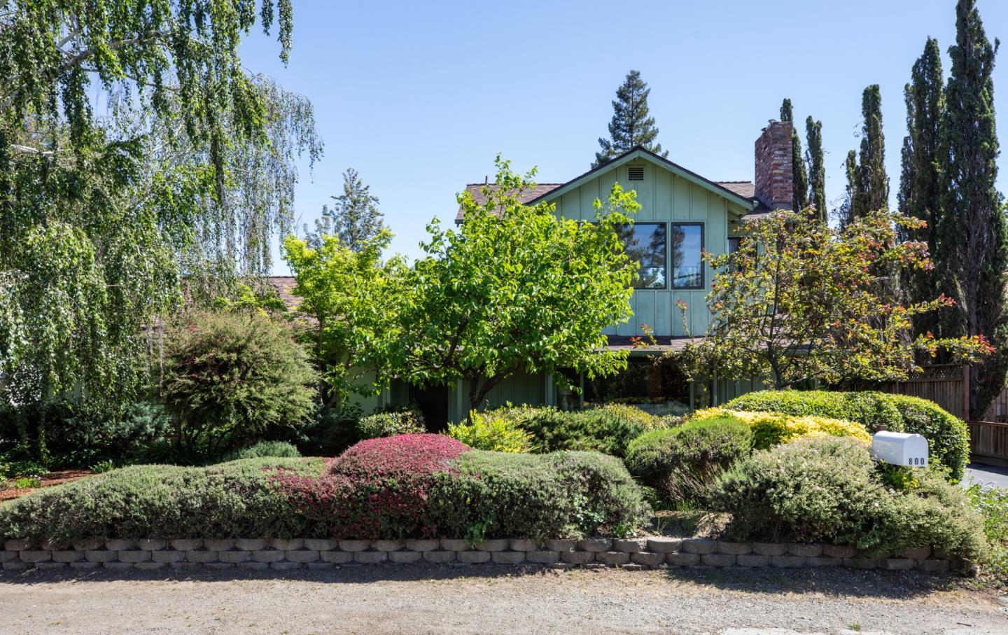 Detail Gallery Image 3 of 37 For 800 Loyola Dr, Los Altos,  CA 94024 - – Beds | – Baths