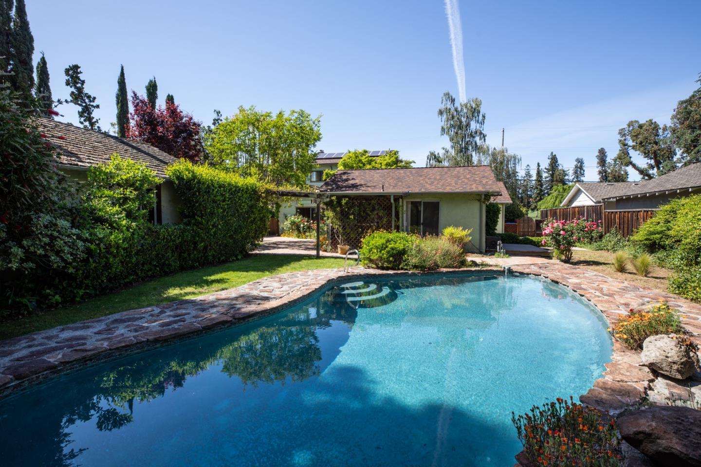 Detail Gallery Image 33 of 37 For 800 Loyola Dr, Los Altos,  CA 94024 - – Beds | – Baths