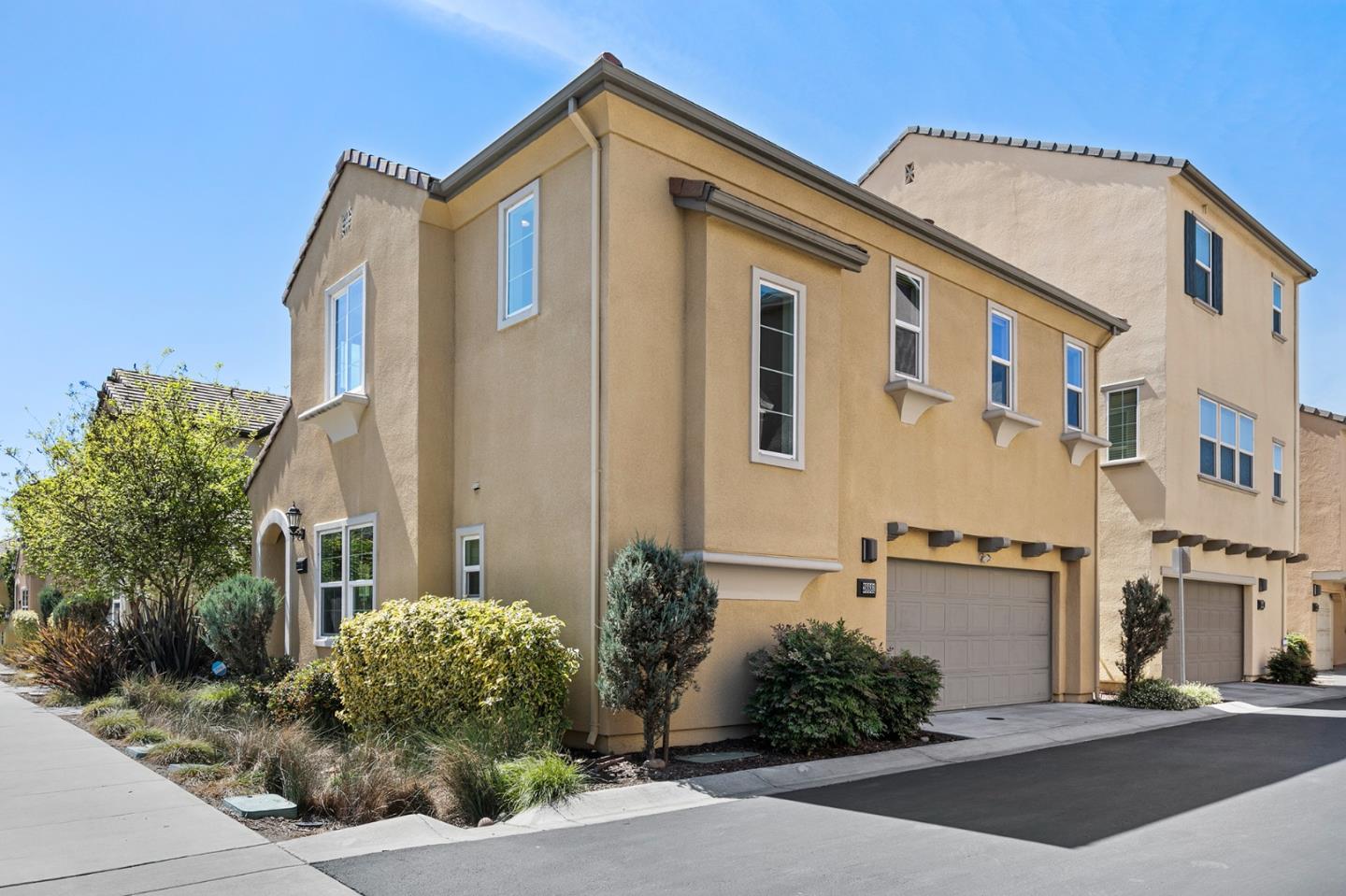 Detail Gallery Image 2 of 19 For 38881 Photinia Pl, Newark,  CA 94560 - 3 Beds | 2/1 Baths