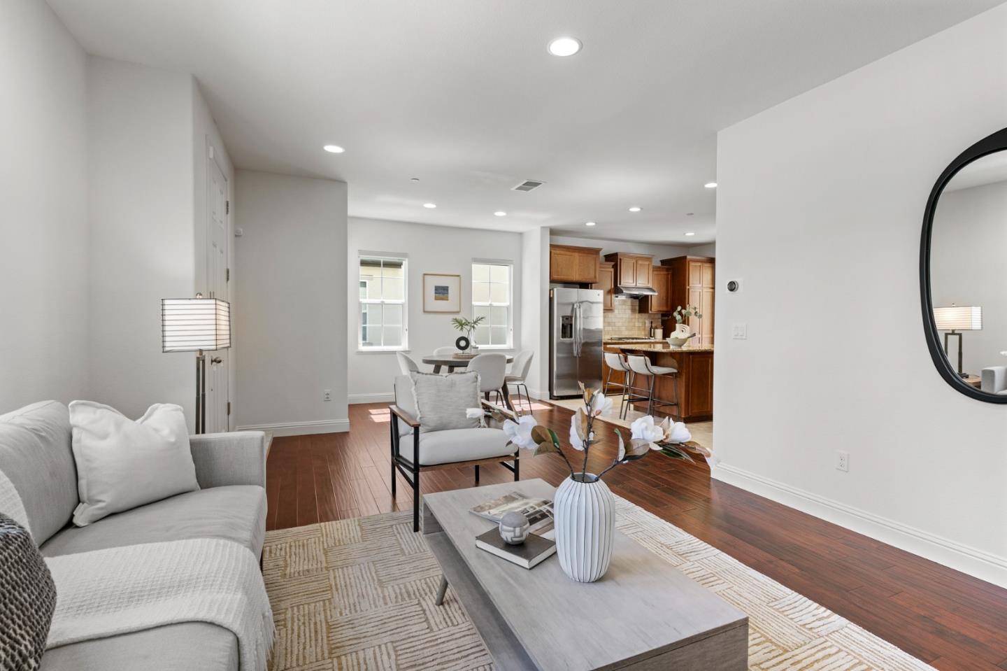 Detail Gallery Image 4 of 19 For 38881 Photinia Pl, Newark,  CA 94560 - 3 Beds | 2/1 Baths