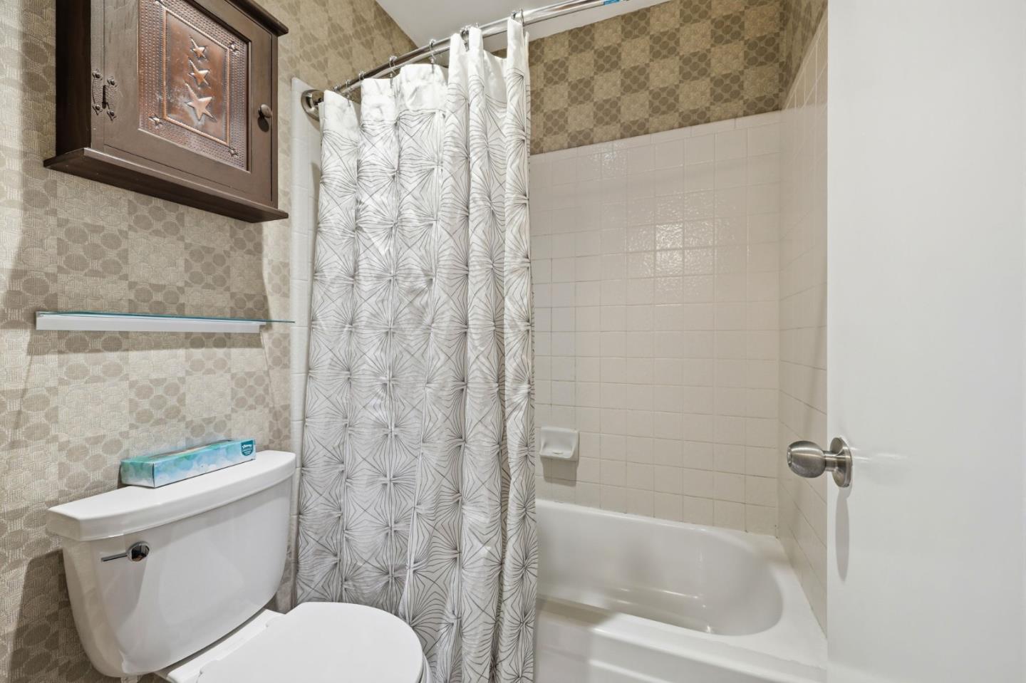 Detail Gallery Image 15 of 20 For 1090 Main St #201,  Redwood City,  CA 94063 - 2 Beds | 1/1 Baths