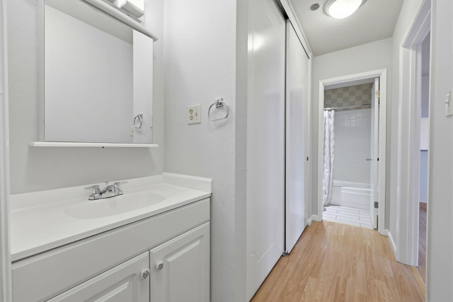 Detail Gallery Image 16 of 20 For 1090 Main St #201,  Redwood City,  CA 94063 - 2 Beds | 1/1 Baths