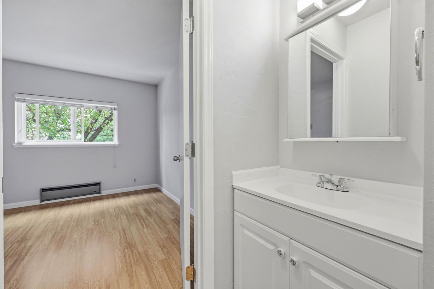 Detail Gallery Image 17 of 20 For 1090 Main St #201,  Redwood City,  CA 94063 - 2 Beds | 1/1 Baths