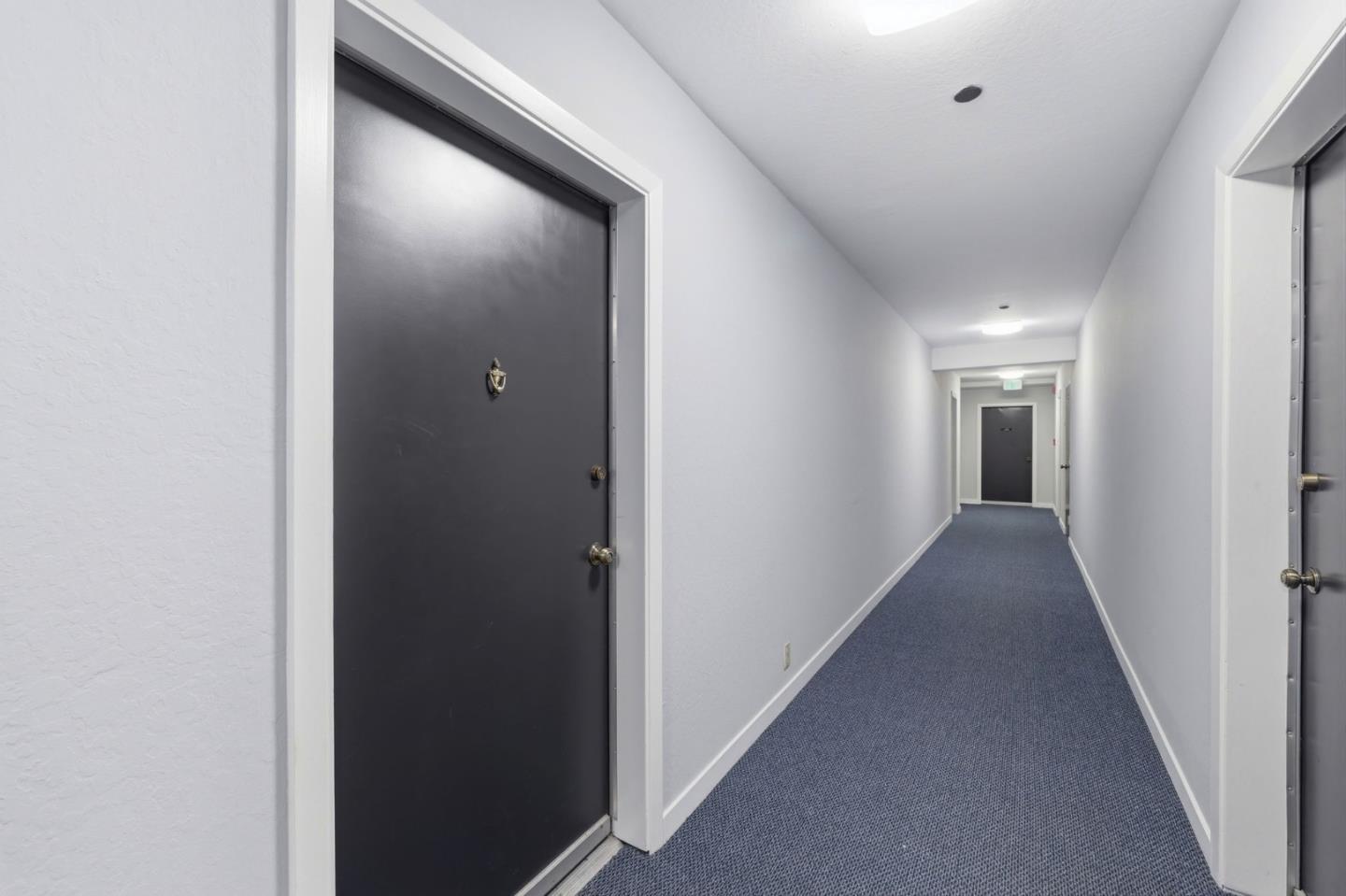 Detail Gallery Image 3 of 20 For 1090 Main St #201,  Redwood City,  CA 94063 - 2 Beds | 1/1 Baths