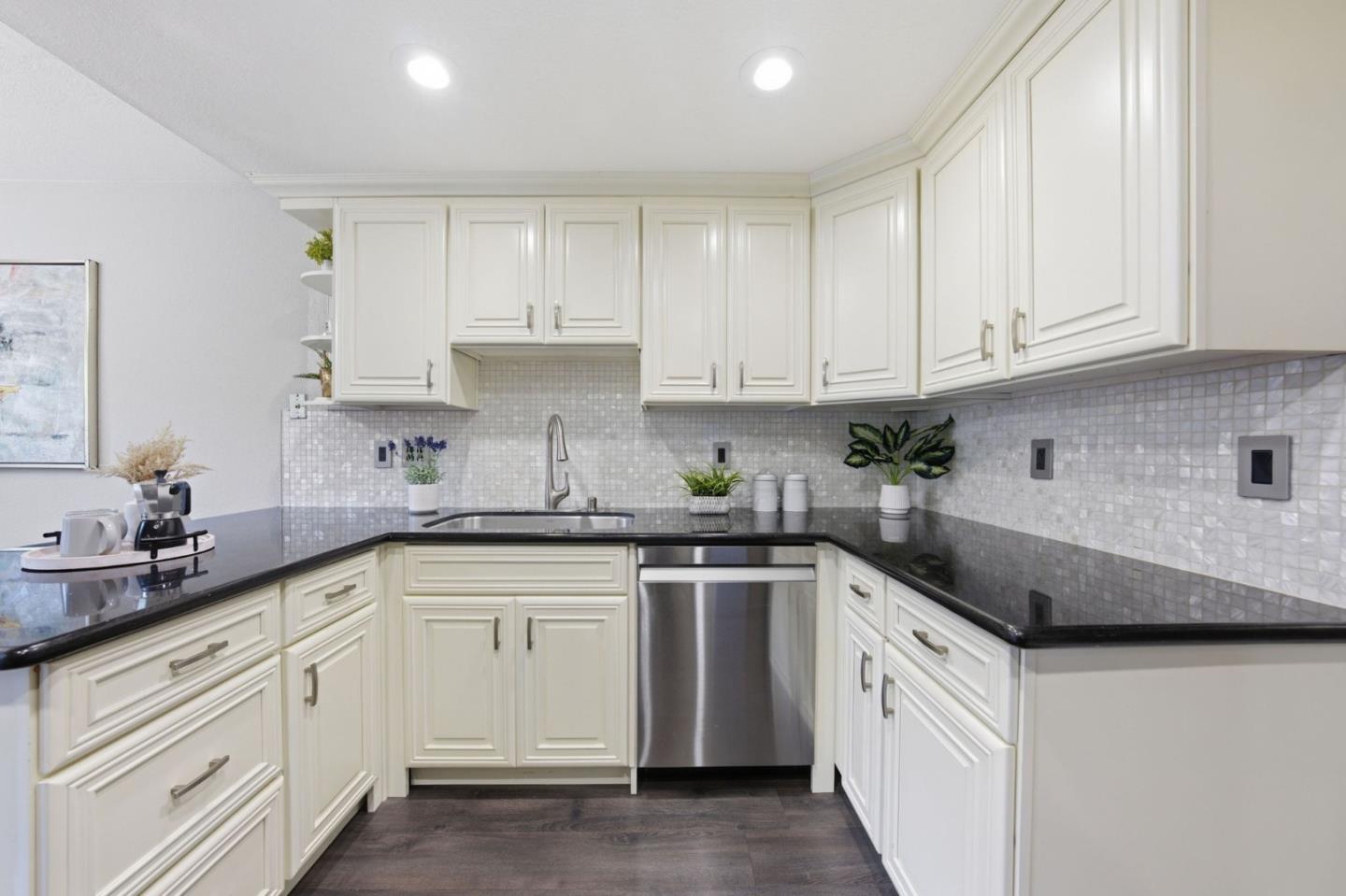 Detail Gallery Image 22 of 54 For 4824 River Trail Ct, San Jose,  CA 95136 - 2 Beds | 2/1 Baths