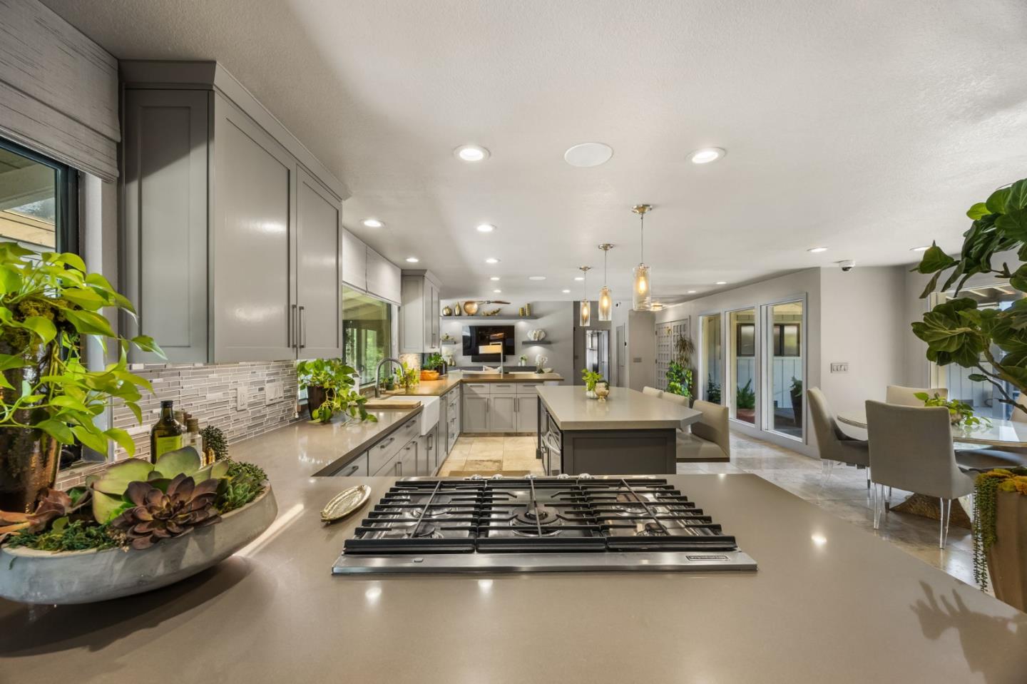 Detail Gallery Image 7 of 35 For 6904 Arrowwood Dr, Riverbank,  CA 95367 - 4 Beds | 2/1 Baths