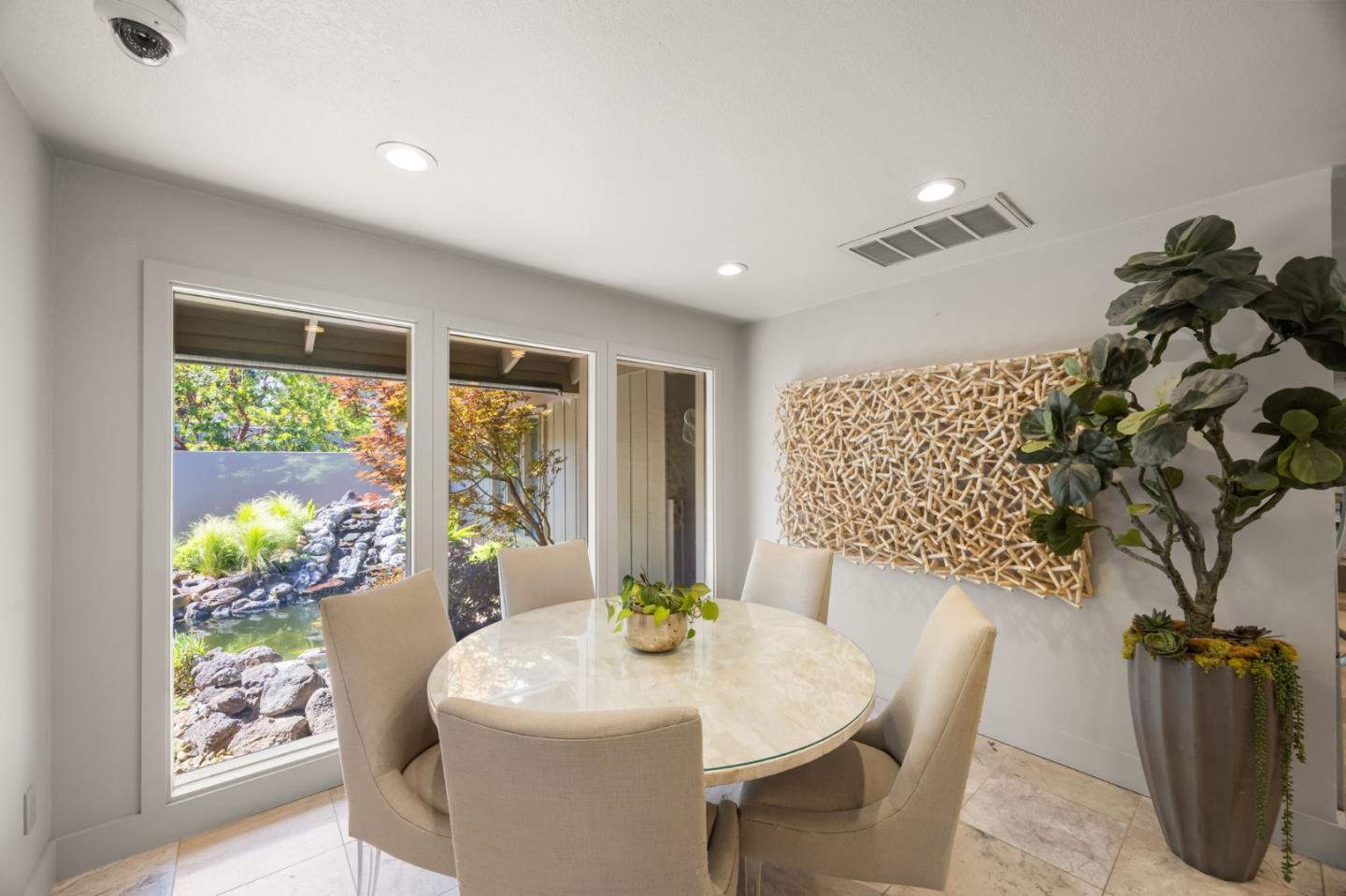 Detail Gallery Image 8 of 35 For 6904 Arrowwood Dr, Riverbank,  CA 95367 - 4 Beds | 2/1 Baths