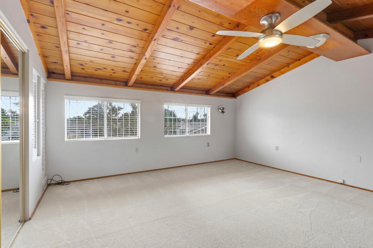 Detail Gallery Image 14 of 34 For 725 Santa Rita St, Sunnyvale,  CA 94085 - 4 Beds | 2/1 Baths