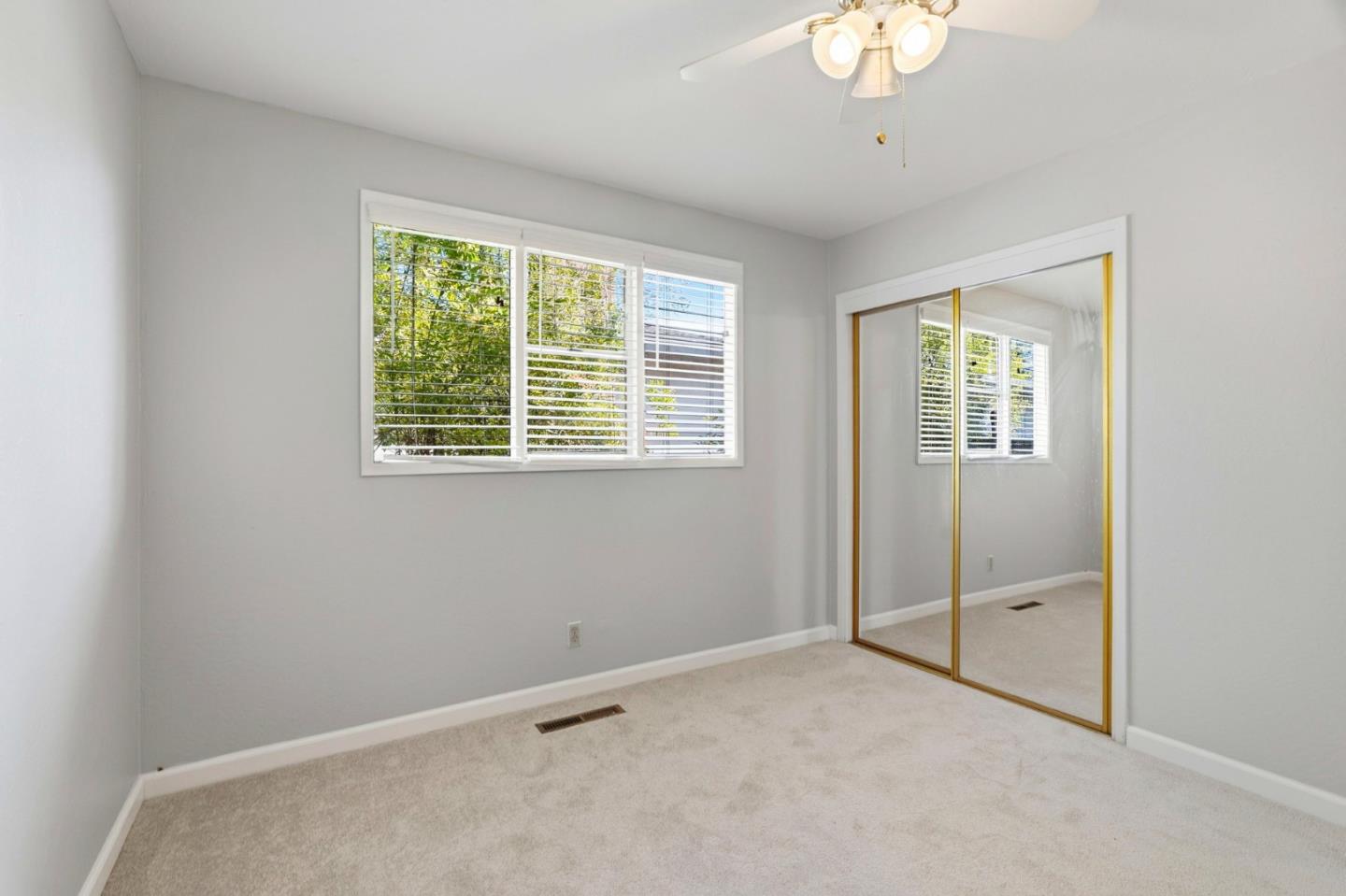 Detail Gallery Image 25 of 34 For 725 Santa Rita St, Sunnyvale,  CA 94085 - 4 Beds | 2/1 Baths