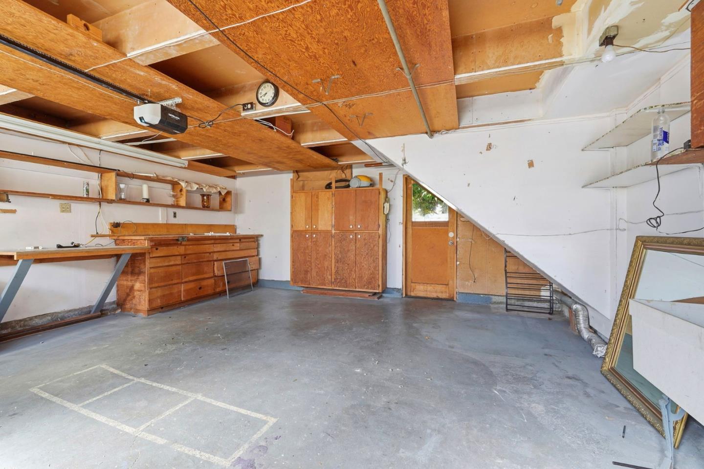 Detail Gallery Image 28 of 34 For 725 Santa Rita St, Sunnyvale,  CA 94085 - 4 Beds | 2/1 Baths