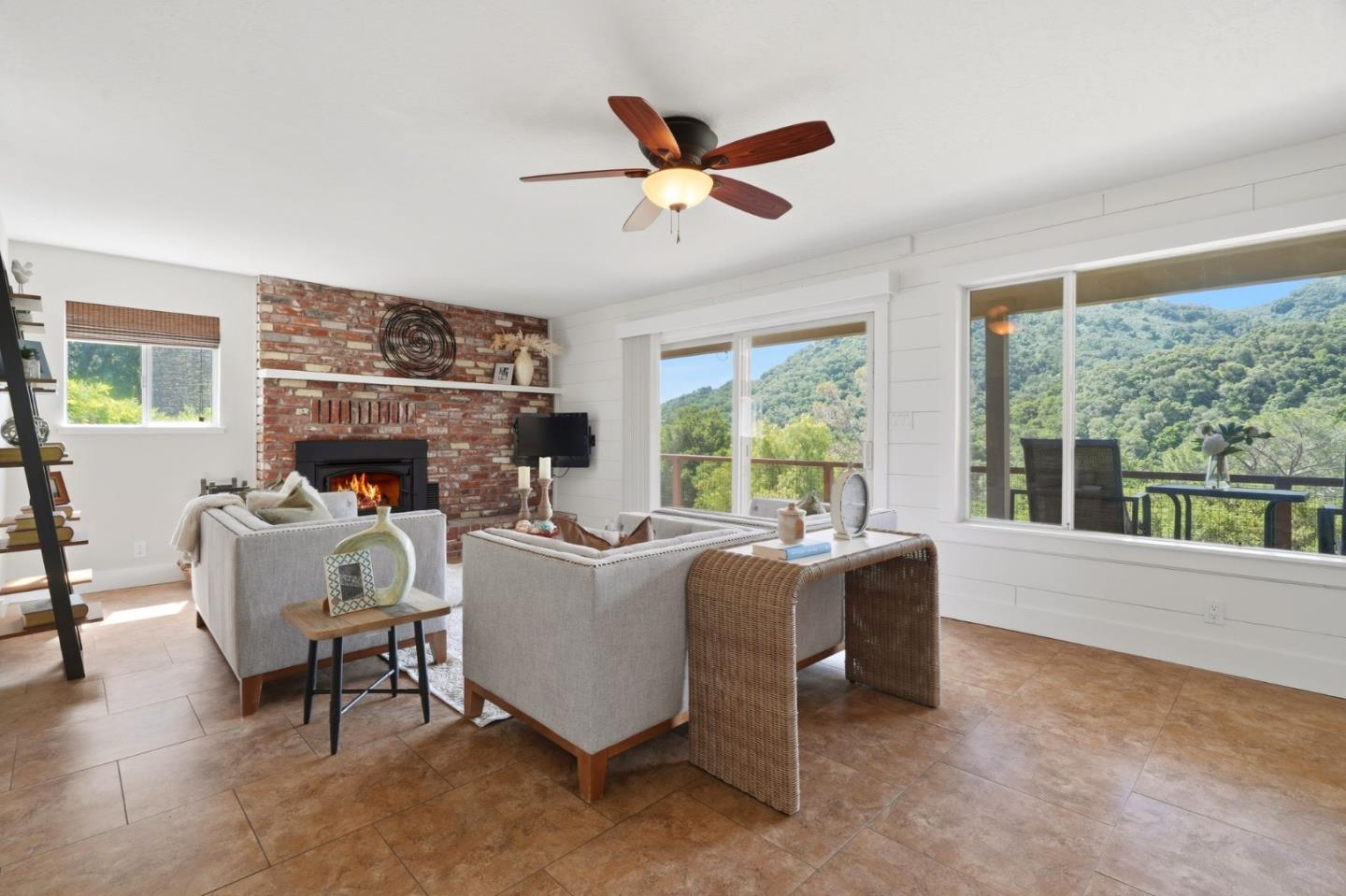 Detail Gallery Image 11 of 36 For 15540 Armsby Ln, Morgan Hill,  CA 95037 - 5 Beds | 3 Baths