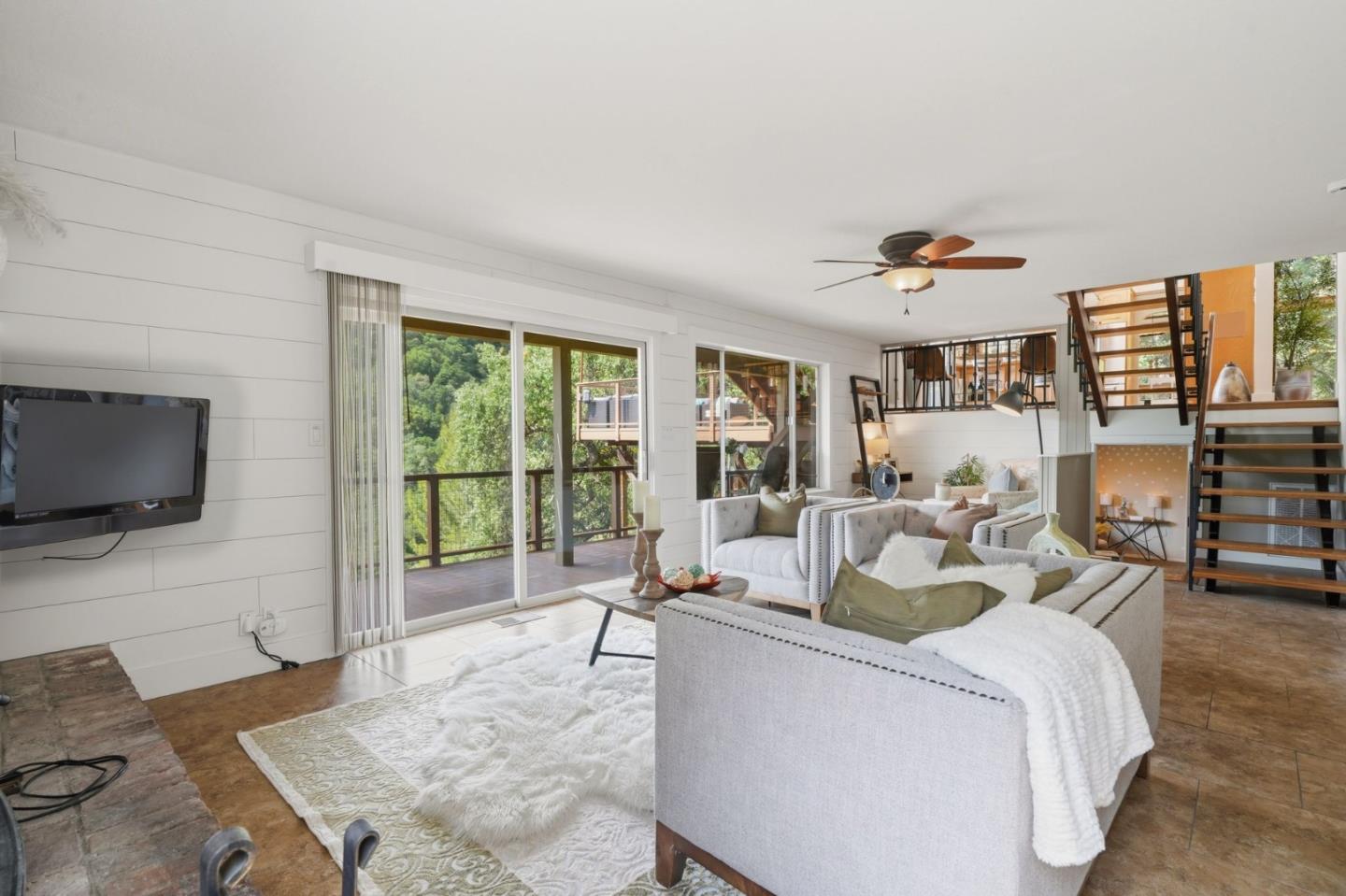 Detail Gallery Image 13 of 36 For 15540 Armsby Ln, Morgan Hill,  CA 95037 - 5 Beds | 3 Baths