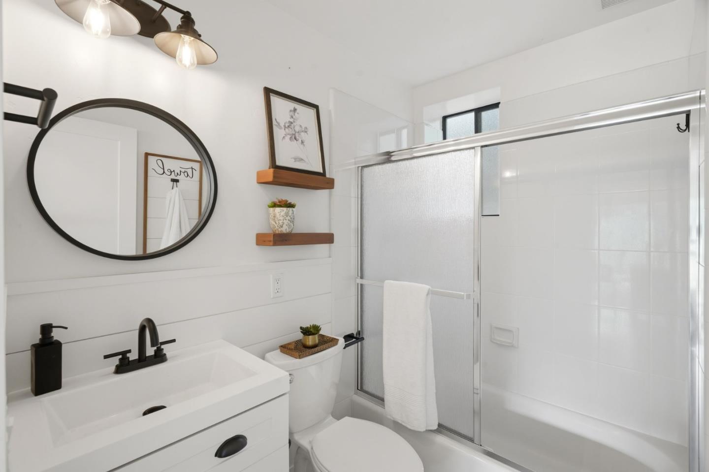 Detail Gallery Image 14 of 36 For 15540 Armsby Ln, Morgan Hill,  CA 95037 - 5 Beds | 3 Baths