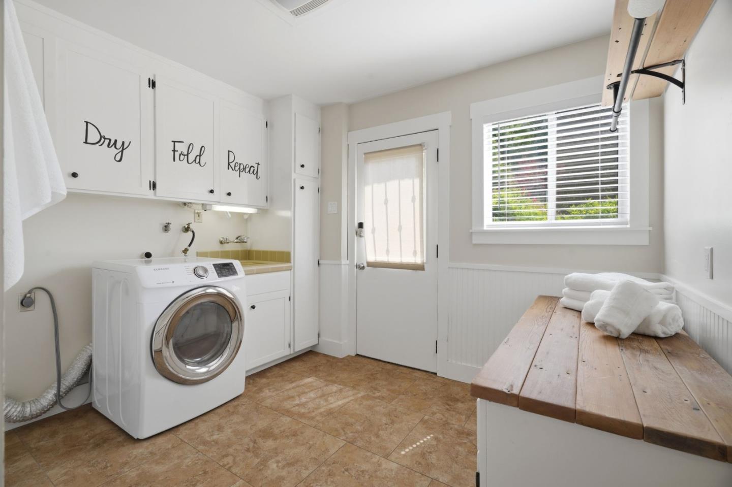 Detail Gallery Image 16 of 36 For 15540 Armsby Ln, Morgan Hill,  CA 95037 - 5 Beds | 3 Baths