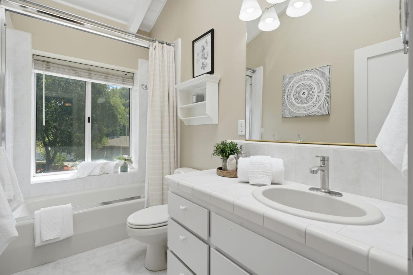 Detail Gallery Image 24 of 36 For 15540 Armsby Ln, Morgan Hill,  CA 95037 - 5 Beds | 3 Baths